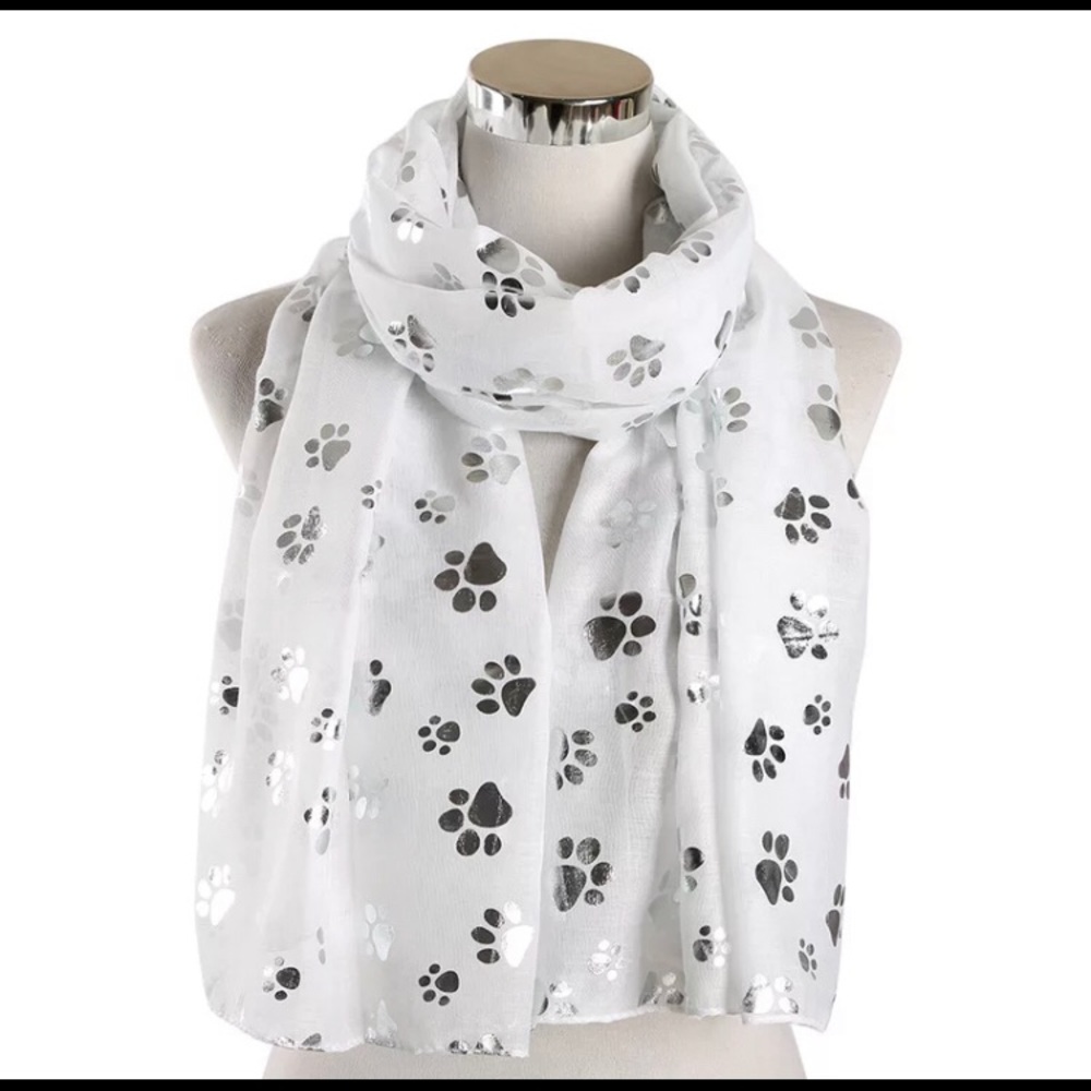 SALE ♥️ New Dog Paw 🐾  Print White & Silver Scarf -Pretty